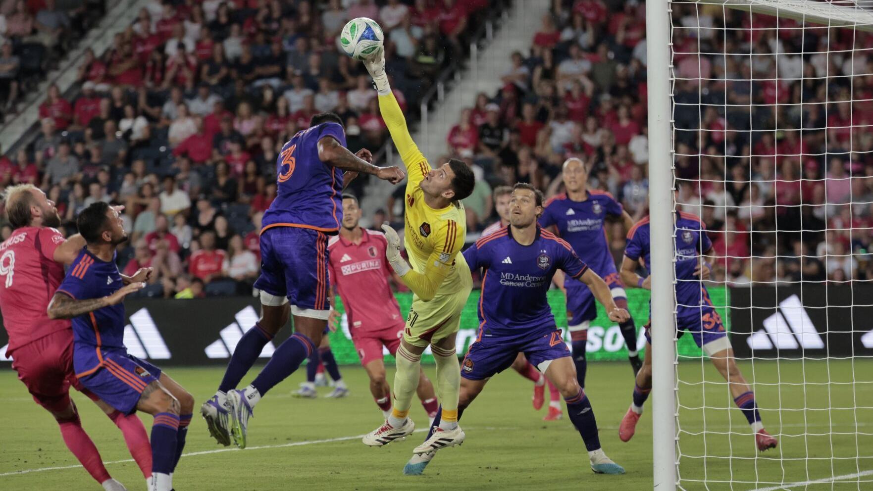 Last-gasp goals not enough to beat Houston